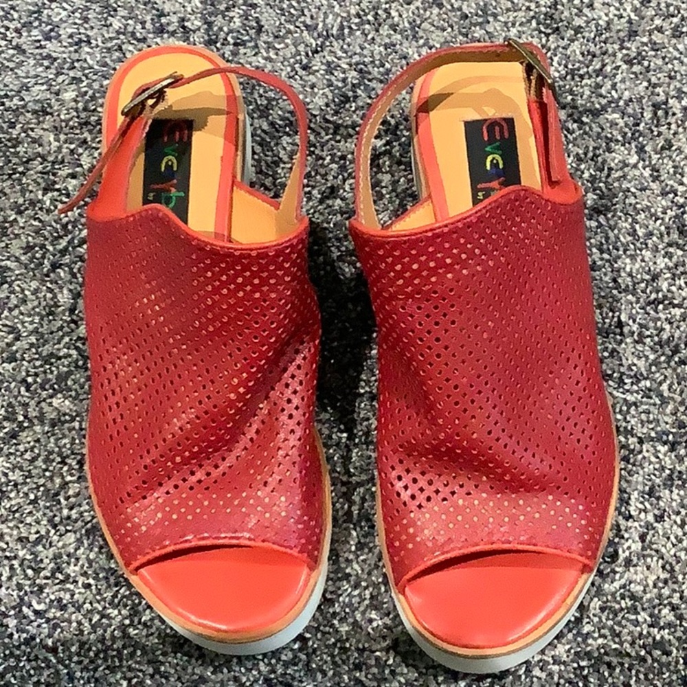 Everybody by MODA, 36.5, fits 7 to 7.5